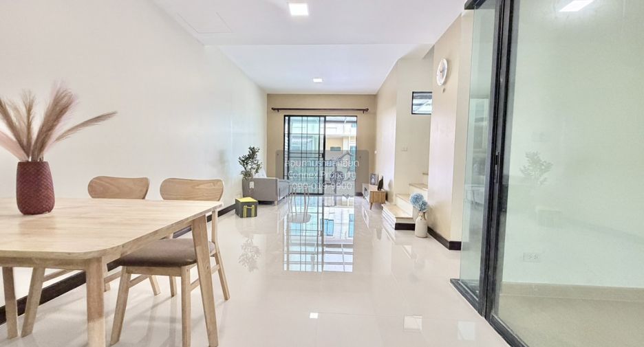 For sale 4 bedrooms townhouse in Bang Phli, Samut Prakan