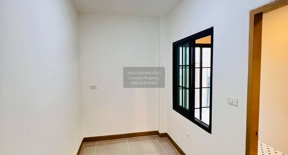 For sale 4 bedrooms house in Mueang Nonthaburi, Nonthaburi