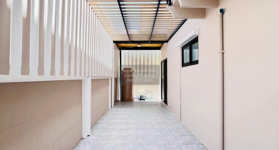 For sale 4 bedrooms house in Mueang Nonthaburi, Nonthaburi