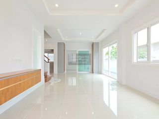For sale 4 bedrooms house in Bang Phli, Samut Prakan