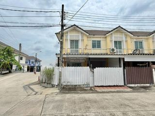 For sale 3 bedrooms townhouse in Mueang Nonthaburi, Nonthaburi