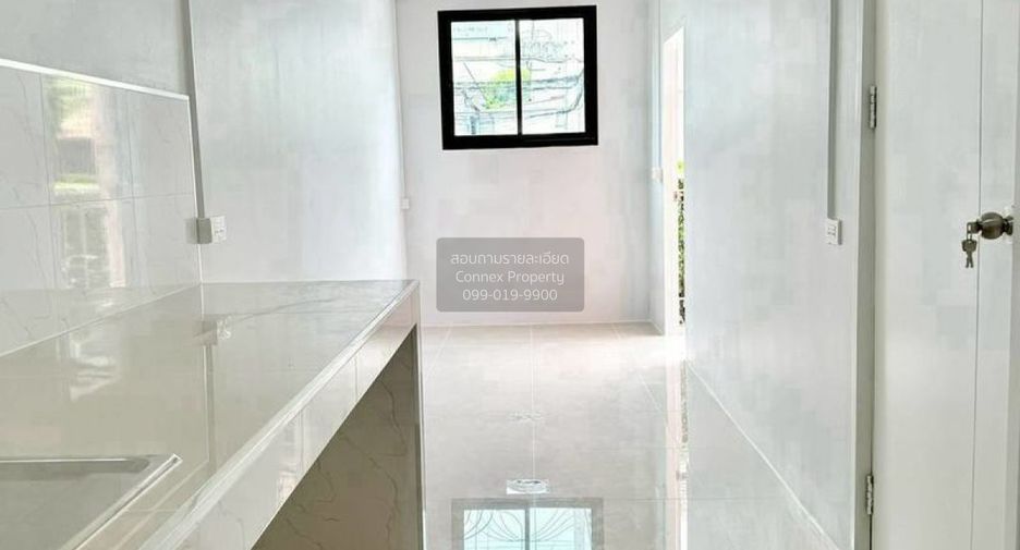 For sale 3 bedrooms townhouse in Mueang Nonthaburi, Nonthaburi