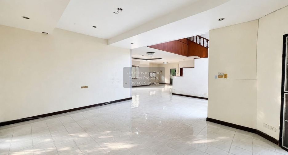 For sale 5 bedrooms house in Thawi Watthana, Bangkok