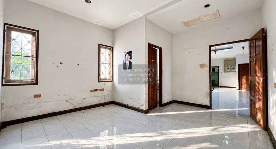 For sale 5 bedrooms house in Thawi Watthana, Bangkok