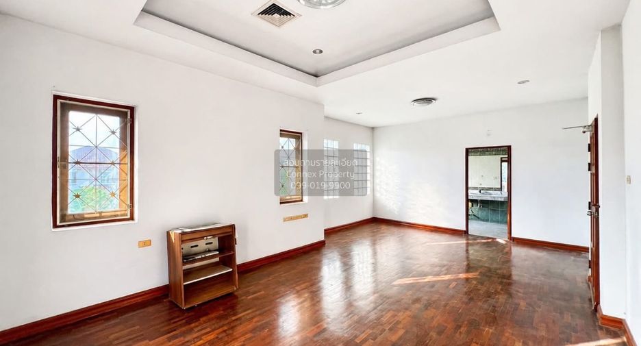 For sale 5 bedrooms house in Thawi Watthana, Bangkok