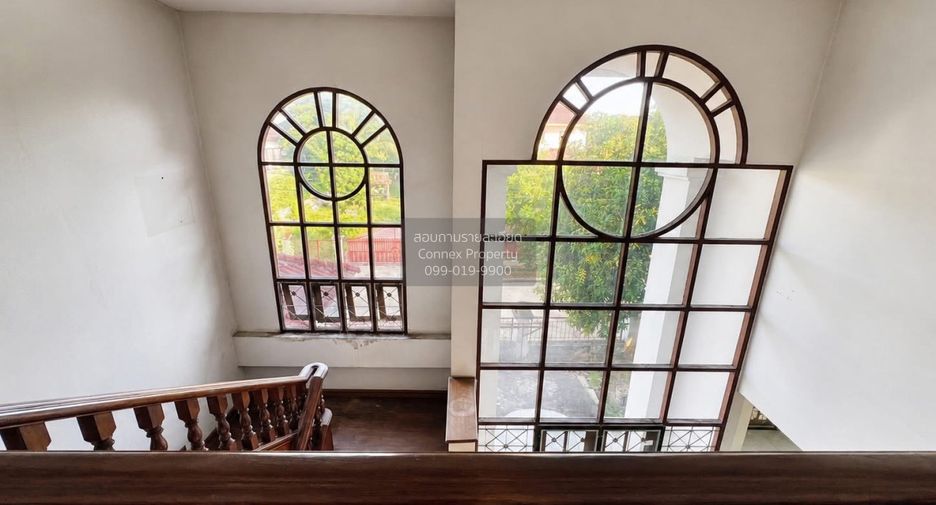 For sale 5 bedrooms house in Thawi Watthana, Bangkok