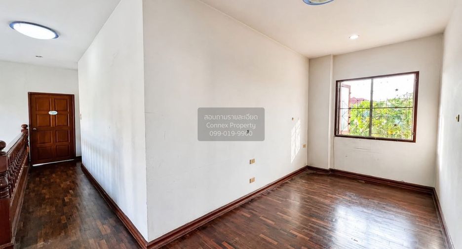 For sale 5 bedrooms house in Thawi Watthana, Bangkok
