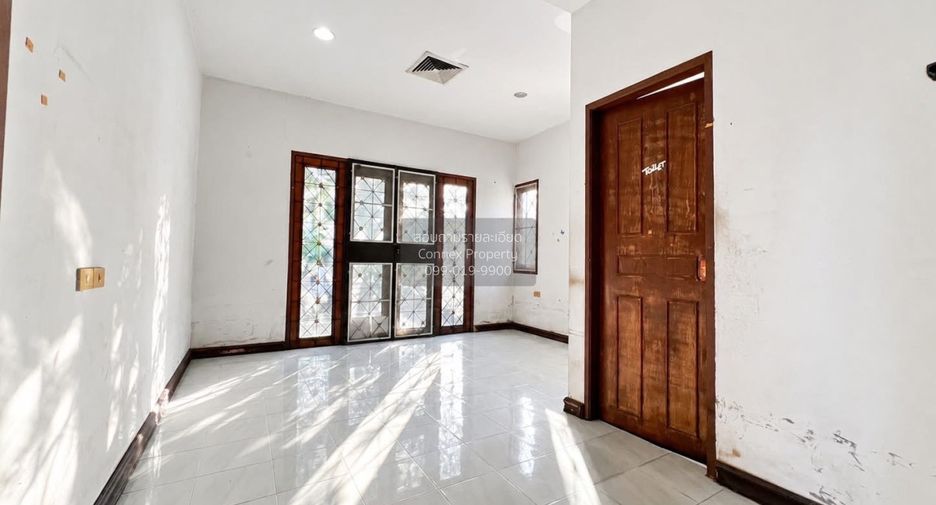 For sale 5 bedrooms house in Thawi Watthana, Bangkok