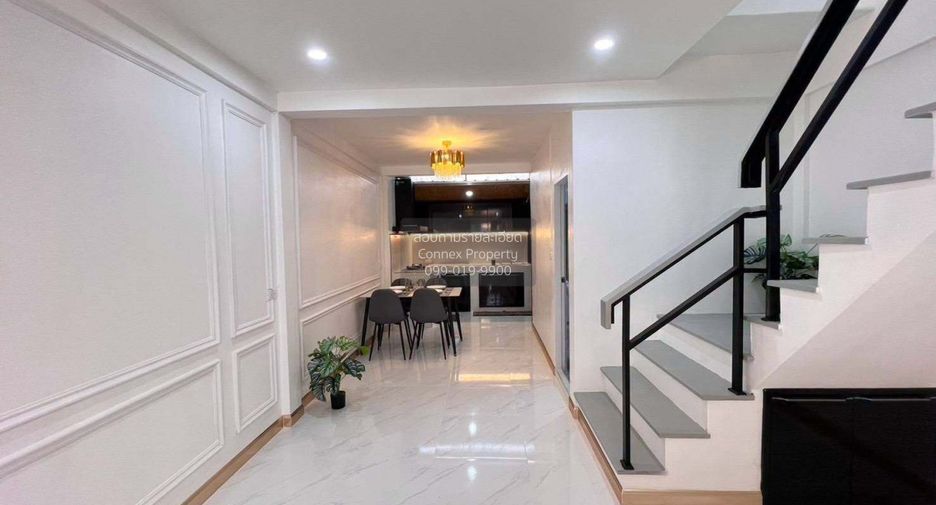 For sale 2 bedrooms townhouse in Bang Lamung, Chonburi