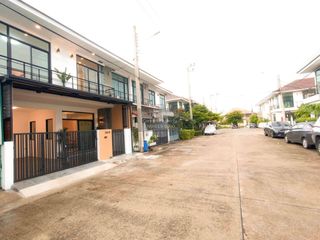 Reihenhaus zum Kauf mit 3 Zimmer in Bang Bua Thong, Nonthaburi