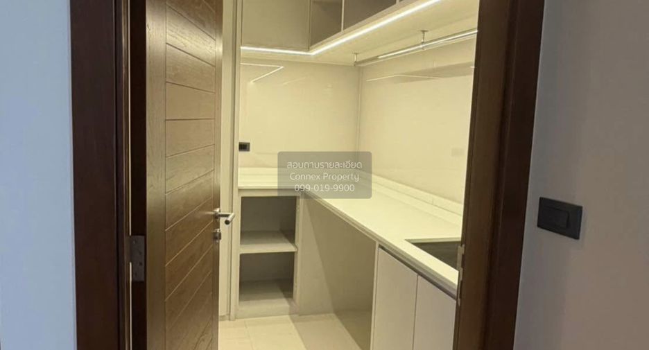 For sale 3 bedrooms condo in Watthana, Bangkok