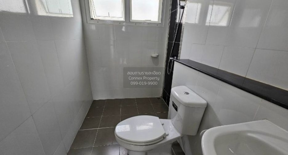 For sale 4 bedrooms house in Krathum Baen, Samut Sakhon