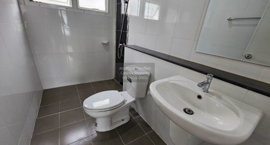 For sale 4 bedrooms house in Krathum Baen, Samut Sakhon