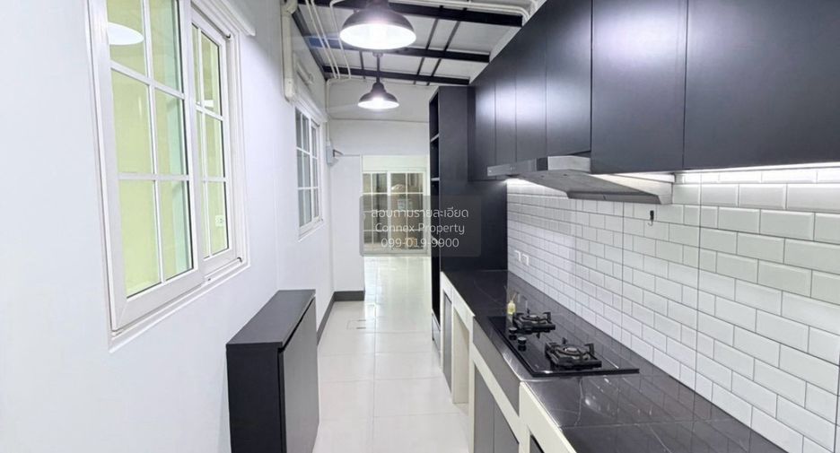 For sale 4 bedrooms house in Bang Khen, Bangkok