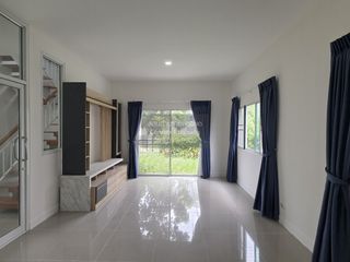 For sale 3 bedrooms house in Krathum Baen, Samut Sakhon