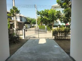 For sale 3 bedrooms house in Krathum Baen, Samut Sakhon