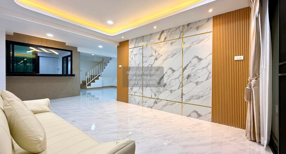 For sale 5 bedrooms townhouse in Bang Khae, Bangkok