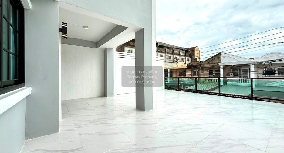 For sale 5 bedrooms townhouse in Bang Khae, Bangkok