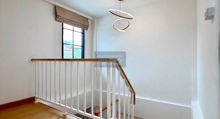 For sale 5 bedrooms townhouse in Bang Khae, Bangkok