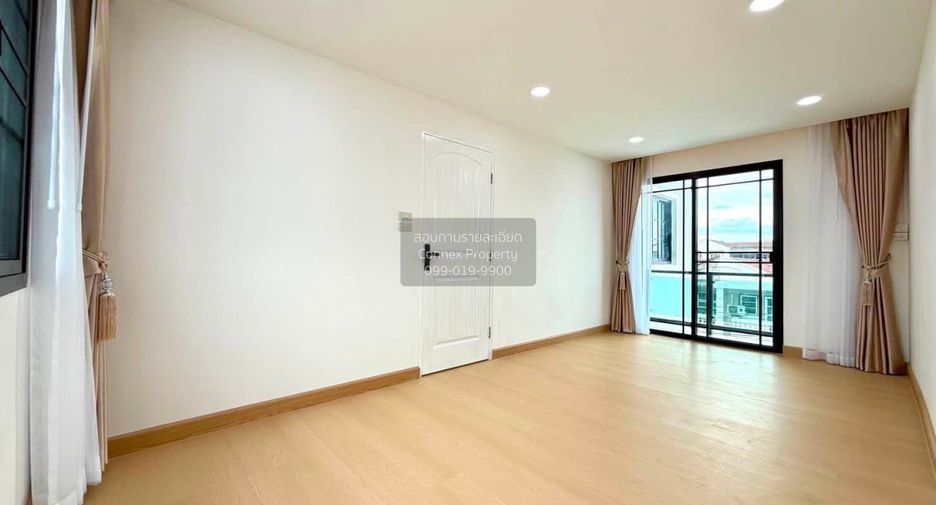 For sale 5 bedrooms townhouse in Bang Khae, Bangkok