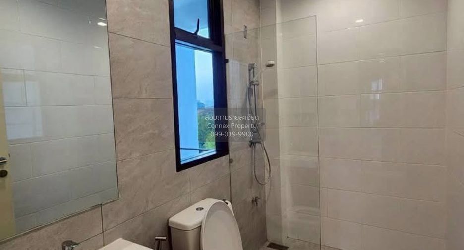 For sale 3 bedrooms townhouse in Lat Phrao, Bangkok