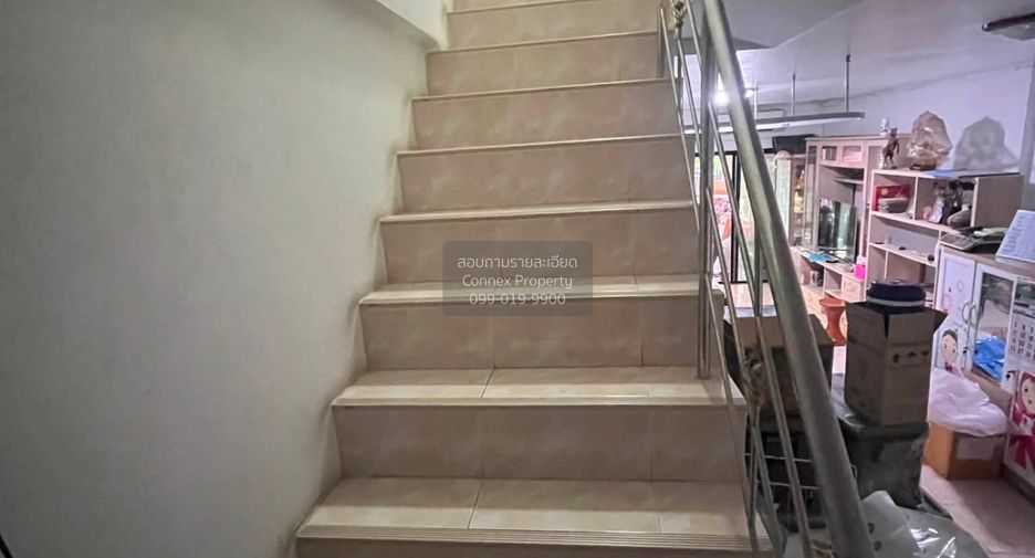 For sale 3 bedrooms townhouse in Mueang Samut Prakan, Samut Prakan