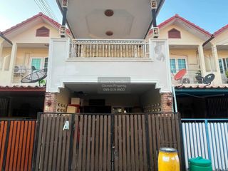For sale 3 bedrooms townhouse in Mueang Samut Prakan, Samut Prakan
