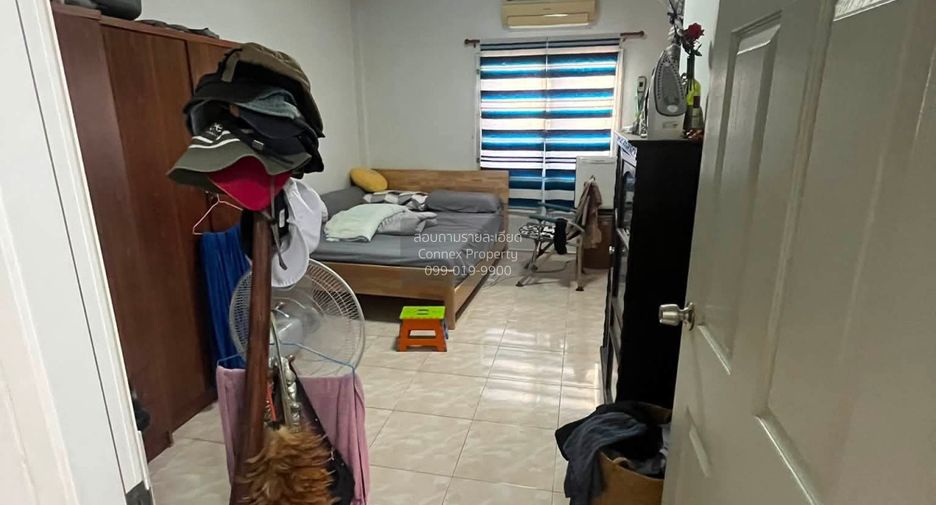 For sale 3 bedrooms townhouse in Mueang Samut Prakan, Samut Prakan