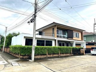 For sale 4 bedrooms house in Bang Phli, Samut Prakan