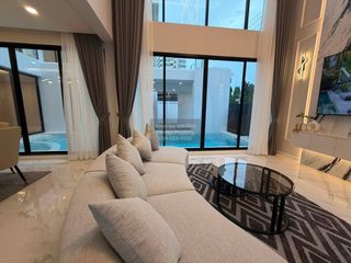 For sale 5 bedrooms house in Bang Lamung, Chonburi