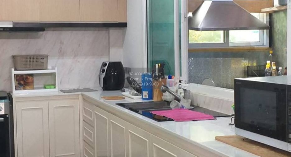 For sale 4 bedrooms house in Khan Na Yao, Bangkok