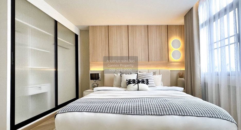 For sale 2 bedrooms condo in Phra Khanong, Bangkok