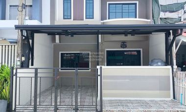 À vendre 3 chambres maison de ville à Lam Luk Ka, Pathum Thani
