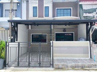 À vendre 3 chambres maison de ville à Lam Luk Ka, Pathum Thani