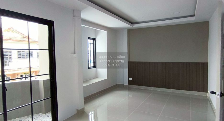 À vendre 3 chambres maison de ville à Lam Luk Ka, Pathum Thani