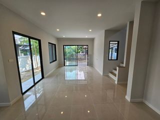 For sale 3 bedrooms house in Bang Bo, Samut Prakan