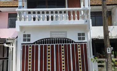 For sale 3 bedrooms townhouse in Chatuchak, Bangkok