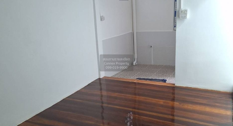 For sale 3 bedrooms townhouse in Chatuchak, Bangkok