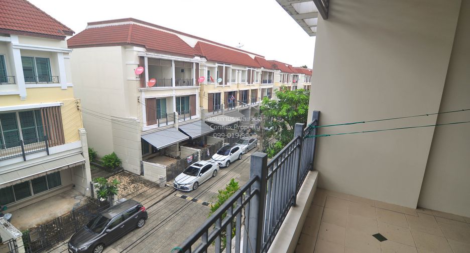 For sale 3 bedrooms townhouse in Bang Khen, Bangkok