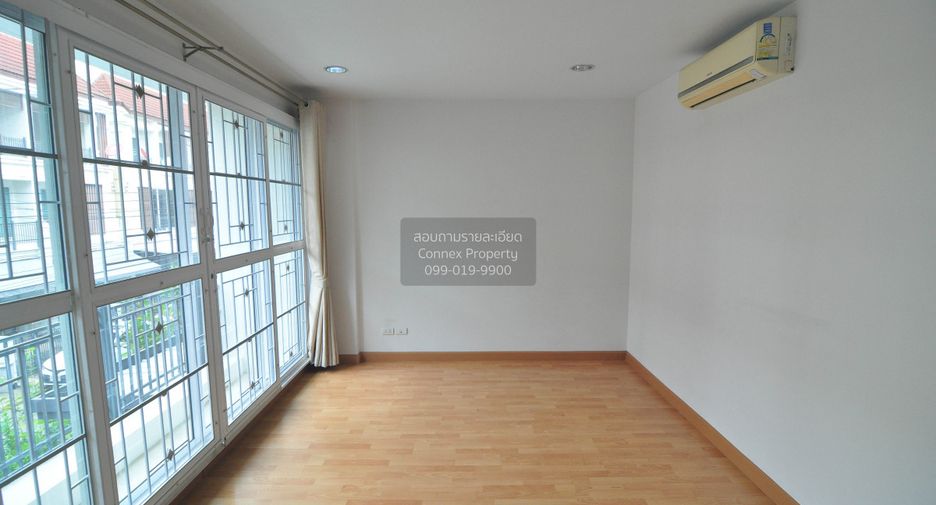 For sale 3 bedrooms townhouse in Bang Khen, Bangkok