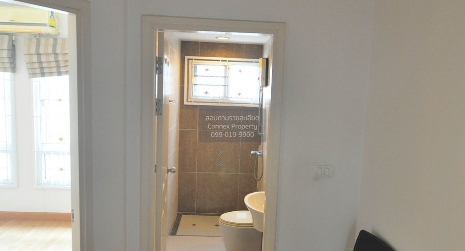 For sale 3 bedrooms townhouse in Bang Khen, Bangkok