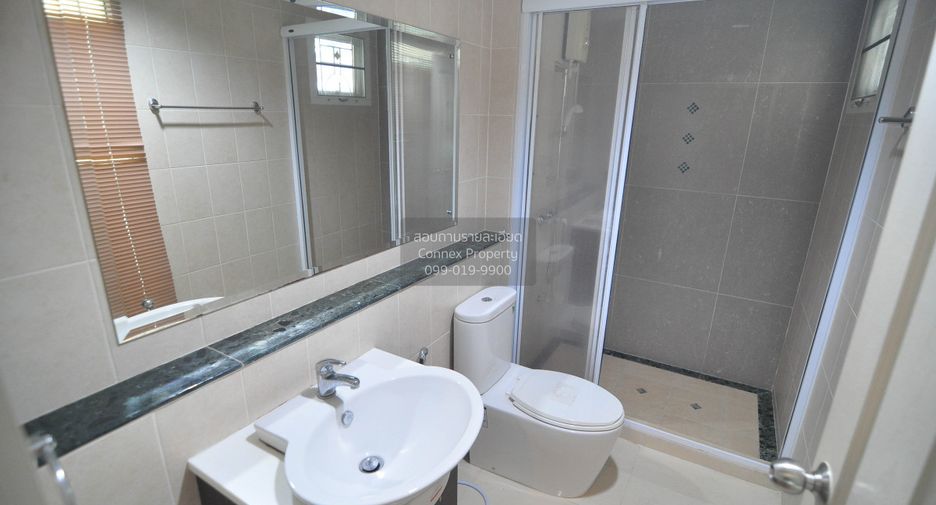 For sale 3 bedrooms townhouse in Bang Khen, Bangkok