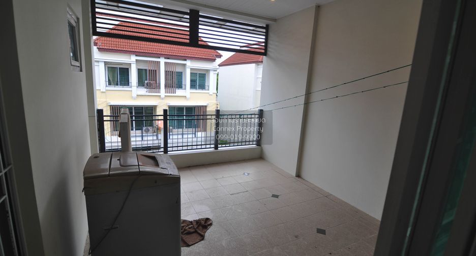 For sale 3 bedrooms townhouse in Bang Khen, Bangkok