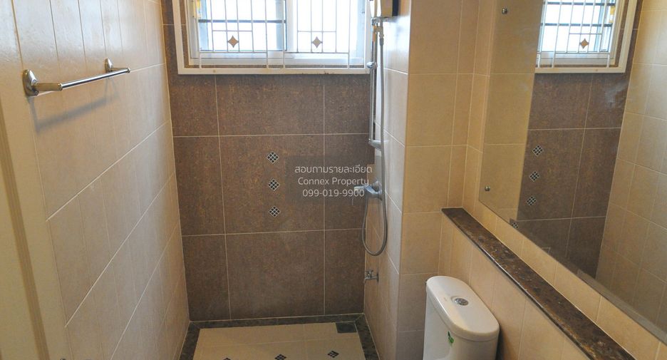 For sale 3 bedrooms townhouse in Bang Khen, Bangkok