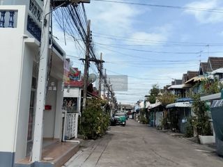 For sale 2 bedrooms townhouse in Wang Thonglang, Bangkok