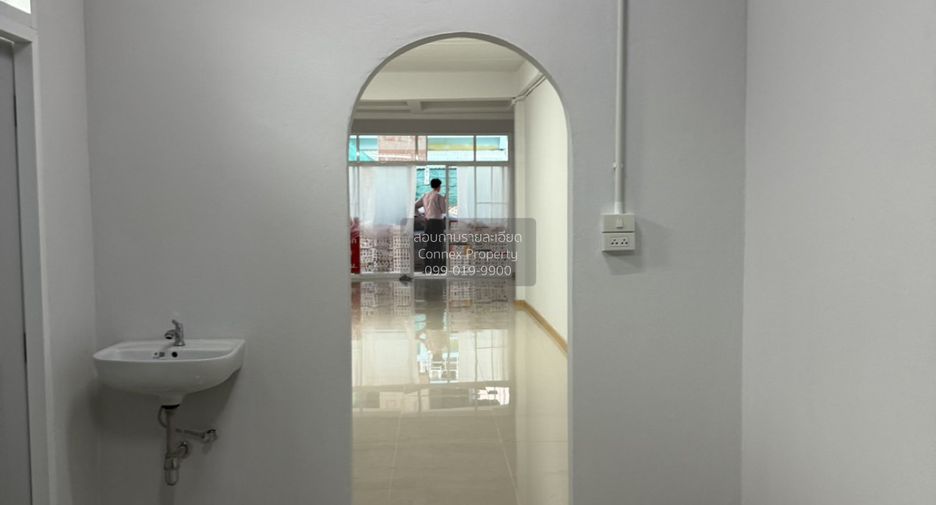 For sale 2 bedrooms townhouse in Wang Thonglang, Bangkok