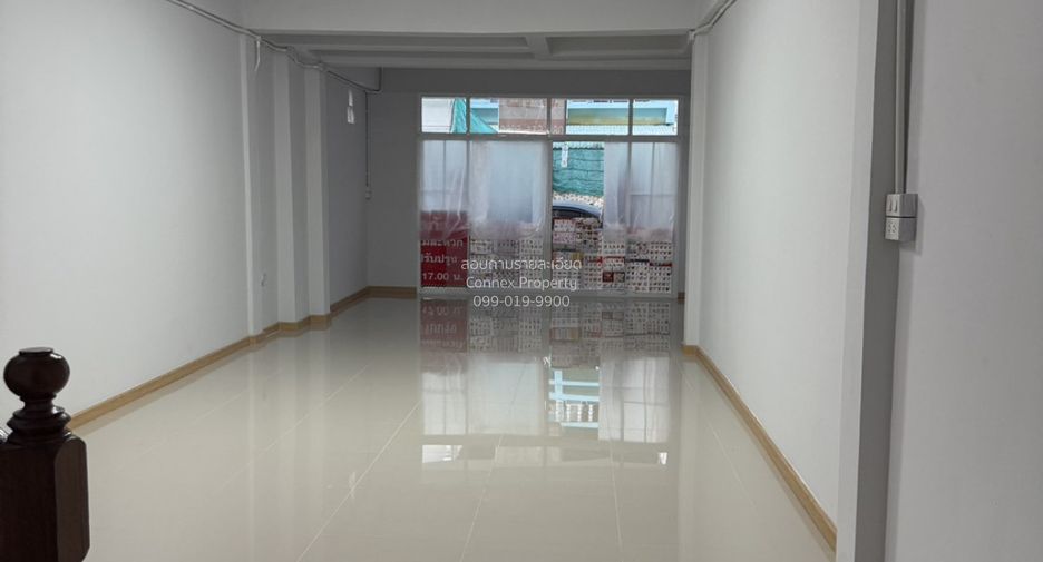 For sale 2 bedrooms townhouse in Wang Thonglang, Bangkok