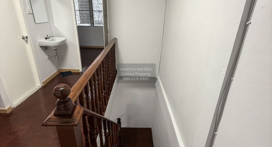 For sale 2 bedrooms townhouse in Wang Thonglang, Bangkok