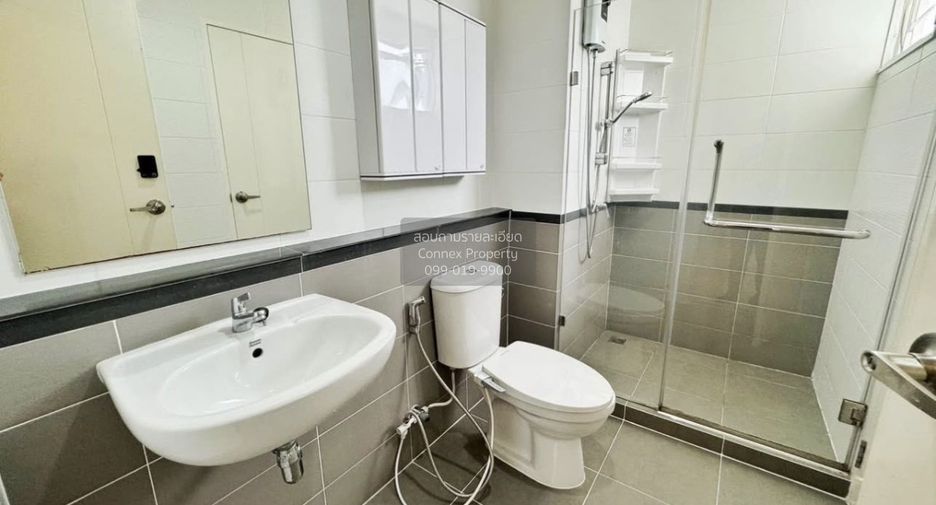 For sale 3 bedrooms townhouse in Prawet, Bangkok