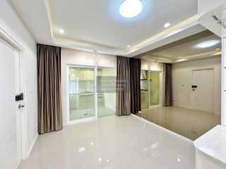 For sale 3 bedrooms townhouse in Prawet, Bangkok